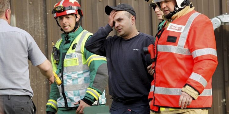 Photo credit: http://www.dailymail.co.uk/news/article-3576799/At-one-person-missing-warehouse-collapsed-Shropshire.html