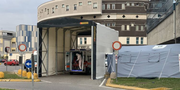 Kopron dona una tendastruttura per l’emergenza