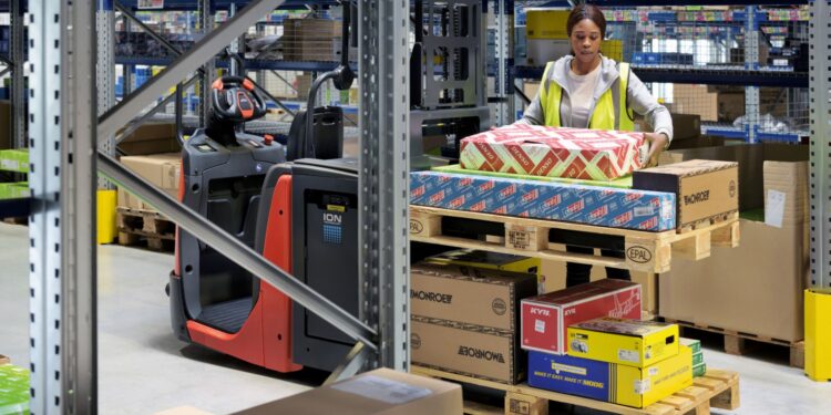 Linde amplia la gamma per l’intralogistica