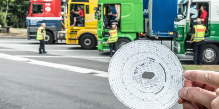 Tir e merci pericolose: scatta l’operazione Truck & Bus