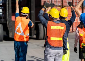Autotrasporti e logistica, lavoratori in sciopero