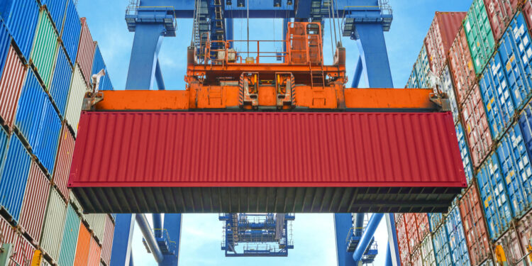 Materie prime e costi container in aumento