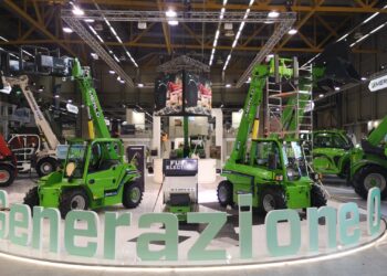 E-Worker di Merlo, il primo telescopico full-electric tuttofare