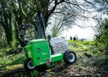 Hiab amplia la eSeries e presenta il MOFFETT E5 NX